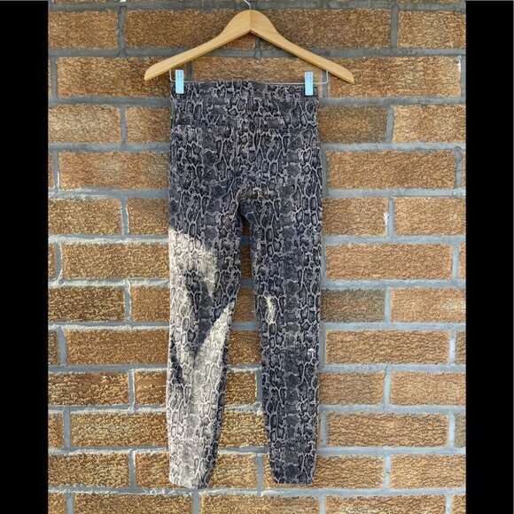 Spanx Slim Built In contoured Power Waistband jegging in snake print XS - Picture 9 of 12